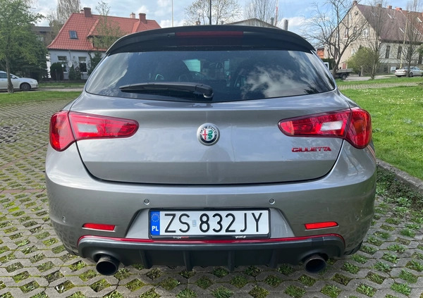 Alfa Romeo Giulietta cena 85700 przebieg: 54600, rok produkcji 2018 z Szczecin małe 781